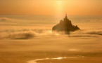 Mont-Saint-Michel : juteuse pompe à fric ou appel de l'Archange ?
