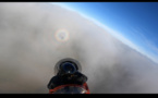 Skier avec les nuages. Vol au-dessus de la Risle, filmé depuis un autogire Magni M22 Voyager